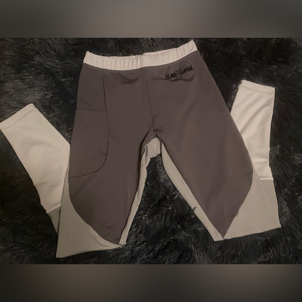 Workout tights - Picture 1 of 2